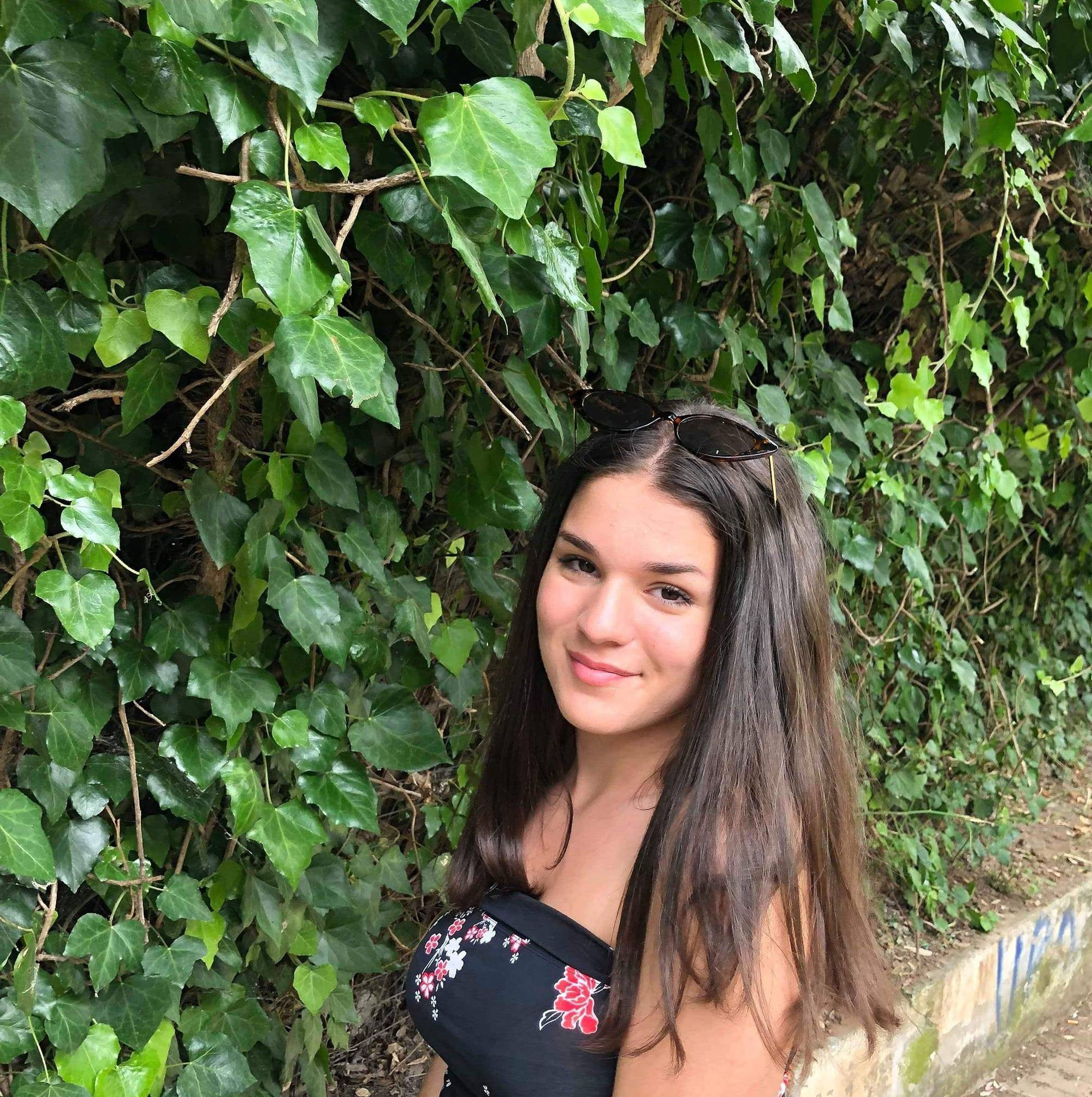 Une jeune nana de Mons