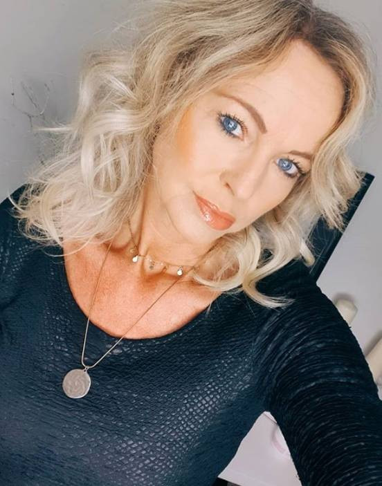 Je suis une belle chaude mure